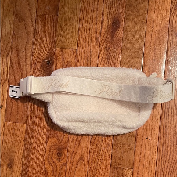 PINK Victoria's Secret Cream Sherpa Fanny Pack - Picture 5 of 8
